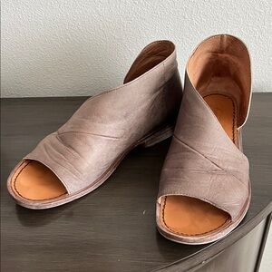 Free People Gray Leather Mont Blanc Sandals